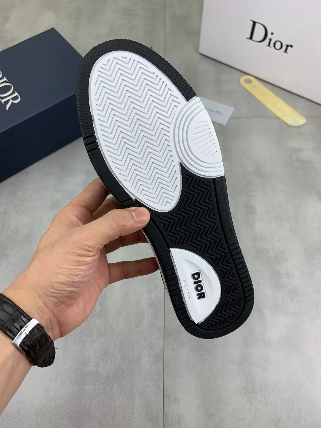 Men's Men's Shoes💰P400💰[New Style]🆘[Dior] 2025 Dior Original Lace-up Low-top Men's Shoes Classic casual shoes 🔥This model is the official flagship model with high quality and made by famous original designers. It is made of high-quality cowhide with original materials➕Comfortable and breathable mesh lining➕Pigskin insole. The perfect last shape and generous and fashionable design have attracted many consumers. Suitable for drivers to drive🚗. What you want is the highest quality in the market. Color: 4️⃣Color code number: 38--44 (45 customized)